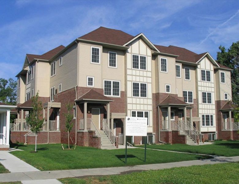 16 Bridgeview Apartments - Detroit